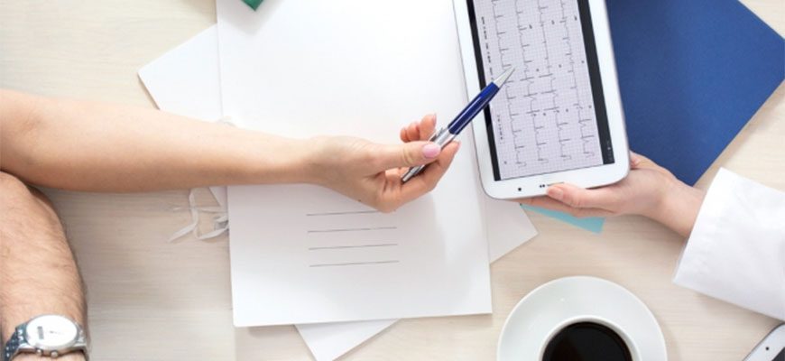 Top 5 Qualities to Look for When Hiring Assisted Living Staff